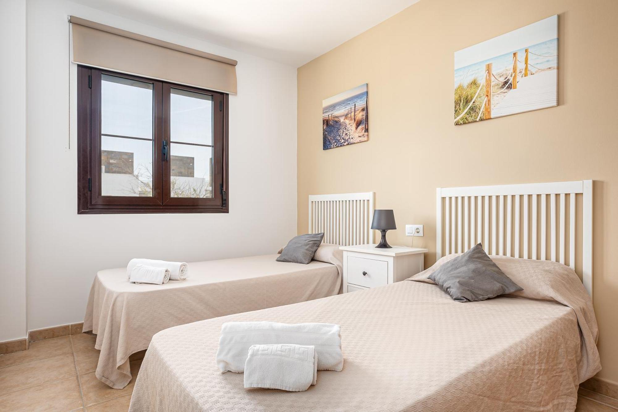 Apartamento Familiar Muy Soleado Cerca De La Playa Y Parking Incluido Chiclana de la Frontera Dış mekan fotoğraf